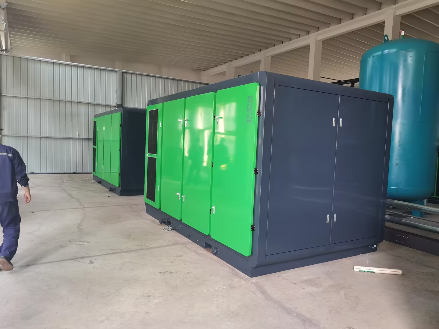 Compressore d'aria a vite monostadio a bassa pressione PM VSD a funzionamento continuo per impieghi gravosi